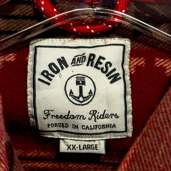 Iron & Resin Taos Shirt XXL (fits more like an XL) - Picture 3 of 7